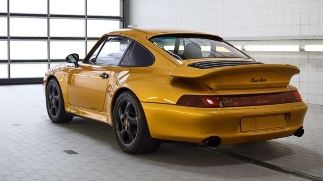 high_993_turbo_the_reveal_classic_project_gold_2018_porsche_ag