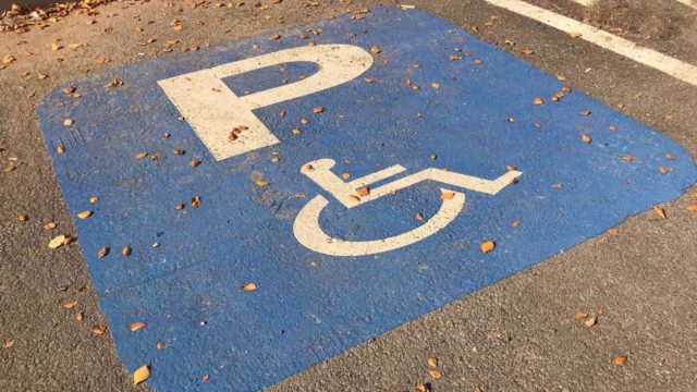 parcare loc handicap
